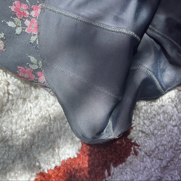 Vintage 90s GUESS corset tank - Picture 9 of 10